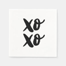 xo.XO.バレンタインの抱擁とキス。ブラック スタンダードカクテルナプキン