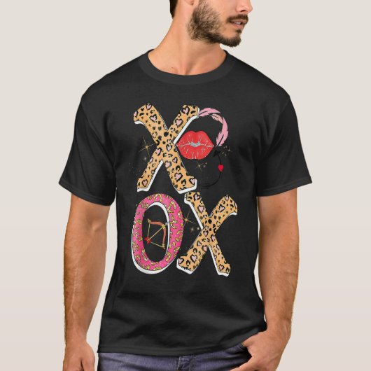 Xo Xo Lips Leopard Valentines DayかわいいハートWome Tシャツ (正面)