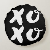 XOXOハグ&キスブラシタイポグラフィブラック ラウンドクッション (裏面)