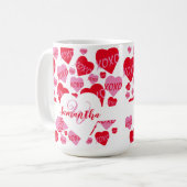 XOXOハートピンクレッドパターンモノグラムホワイト コーヒーマグカップ (正面左)