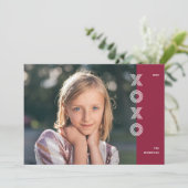 XOXOバはっきりしたレンタインデーの写真カード – Cranberry 招待状 (スタンド正面)