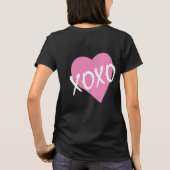 XOXOピンクハートブラックハグキス Tシャツ (裏面)