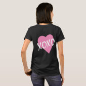 XOXOピンクハートブラックハグキス Tシャツ (裏面フル)