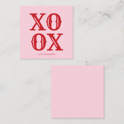 XOXOピンク赤かわいいタイポグラフィ パーソナライズされた エンクロージャーカード (正面/裏面)