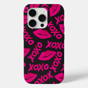 XOXO引用文ブラックネオンピンクリップスティックパターン iPhone 15 PROケース