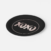 XOXO赤面ピンク |手書きブラシスクリプト ペーパープレート (アングル)