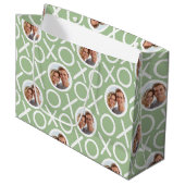 XOXO ハグ&キス 2枚のカスタム写真 グリーン モダン ラージペーパーバッグ (正面アングル)