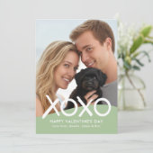 XOXO ハッピー バレンタインデー フォト グリーン モダン シーズンカード (スタンド正面)