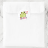 XOXO Frog Sticker Cute Frog Sending Kiss Romantic  ラウンドシール (バッグ)
