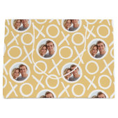XOXO Hugs & Kisses 2 Custom Photo Yellow Modern ラージペーパーバッグ (正面)
