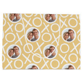 XOXO Hugs & Kisses 2 Custom Photo Yellow Modern ラージペーパーバッグ (裏面)