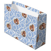 XOXO Hugs & Kisses 2 Photo Blue Brush Script ラージペーパーバッグ (正面アングル)