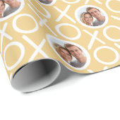 XOXO Hugs & Kisses 2 Photo Yellow Brush Script ラッピングペーパー (ロールコーナー)