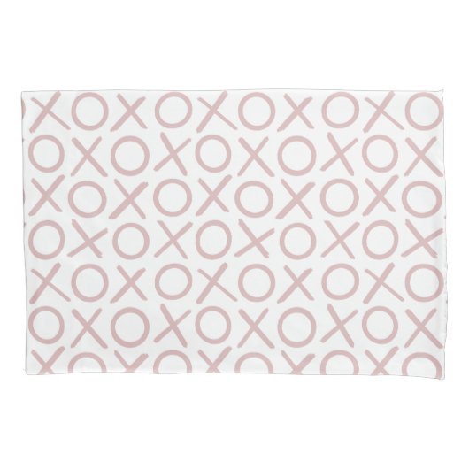 XOXO Hugs & Kisses Dusty Pink White Modern Pattern 枕カバー (正面)