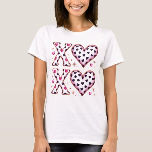 XOXO Valentine Hearts Leopard Pink Preppy Pattern Tシャツ (正面)