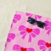 y2kコケットリボンパターンレッド&ピンク名門私立校風の名 ビーチタオル (インサイチュ)