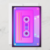 Y2k 90の紫色のVaporwaveカセット誕生日パーティー 招待状 (裏面)