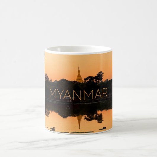 Yangon, Myanmar Travel Mug コーヒーマグカップ (中央)