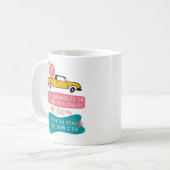 Yarnaholicの編み物のかぎ針編みの引用文のレトロのピンクの青 コーヒーマグカップ (正面左)