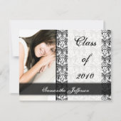 Year~の白くクラシカルな卒業の発表 招待状 (正面)
