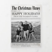 Year In Review Christmas Newspaper家族の写真 三つ折りクリスマスカード (カバー)