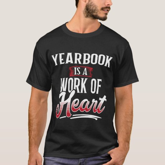 YEARBOOKは女性に耳を傾ける作品 Tシャツ (正面)