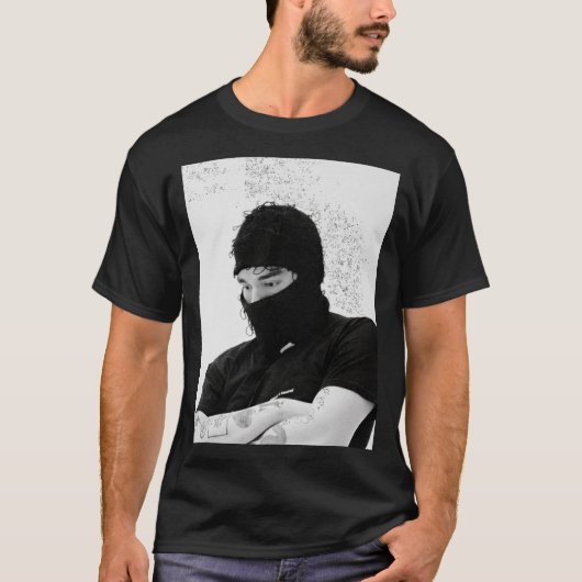 Yeat is a Rapper retro funny gift Tシャツ (正面)