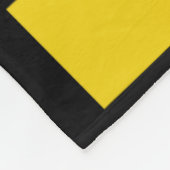 Yellow a' On Red For Alvin Costume Halloween And F フリースブランケット (角)