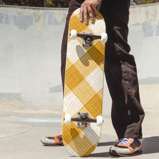 Yellow and White Bold Checkered Plaid Design スケートボード