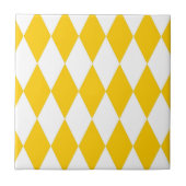 Yellow and White Harlequin Diamonds Check Design タイル (正面)
