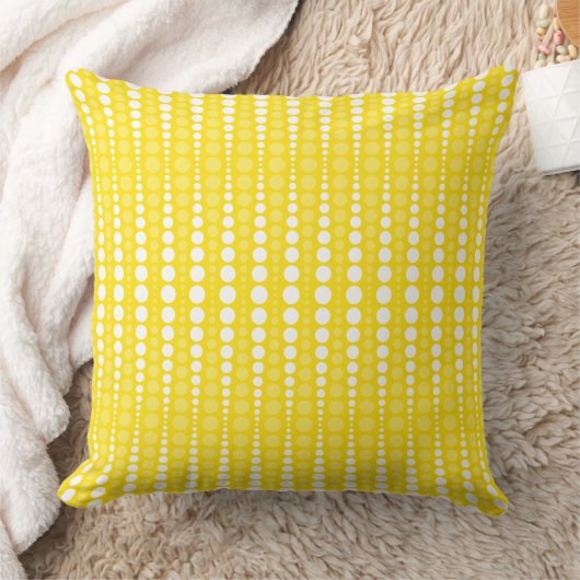 Yellow and White Polka dot Throw Pillow クッション (ブランケット)