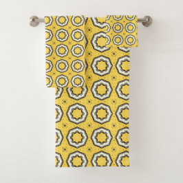 Yellow background black and white floral motif バスタオルセット
