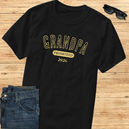 Yellow & Black Promoted To Grandpa Est. Year 2026 Tシャツ