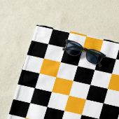 Yellow Black White Checkered Pattern Design  ビーチタオル (インサイチュ)