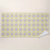 Yellow, blue and gray geometric patterned  ビーチタオル (正面)