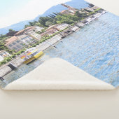 YELLOW BOAT DOCKED NEAR BUILDING シェルパブランケット (3/4)