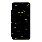Yellow Cat Eyes in the Dark Incipio iPhoneウォレットケース (フォリオ 正面)