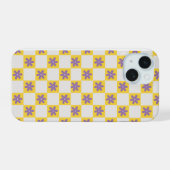 Yellow Checkerboard Floral Pattern – Purple Daisy  iPhone 15ケース (裏面横)