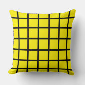 yellow coloured square pattern and black borders クッション (正面)