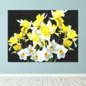 Yellow Daffodils And White Narcissi On Grey キャンバスプリント (インサイチュ (ウッドフロア))