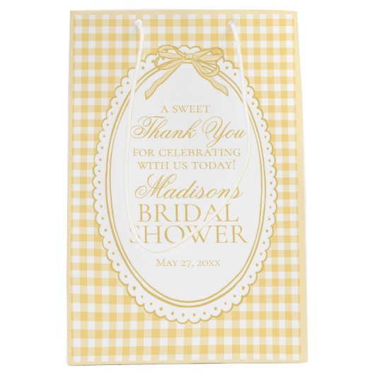 Yellow Gingham Coquette Bow Bridal Shower Favors ミディアムペーパーバッグ (正面)