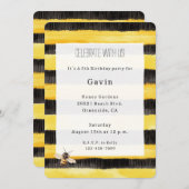 Yellow Gold Black Stripes Honey Bee Birthday 招待状 (正面/裏面)