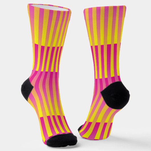 Yellow Pink Orange Striped Pattern ソックス (傾斜あり)