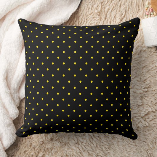 Yellow Polka Dot on Black Throw Pillow クッション (ブランケット)