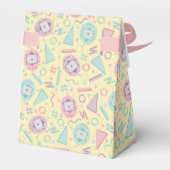 Yellow Retro Gaming Virtual Pet Birthday フェイバーボックス (裏面サイド)