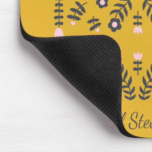Yellow Scandinavian Folk Flower Personalized マウスパッド (コーナー)