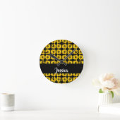 Yellow sunflowers on black ラウンド壁時計 (ホーム)