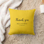 Yellow Throw Pillow with Thank You Text クッション (ブランケット)