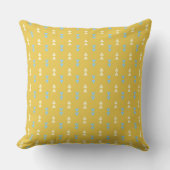 Yellow Triangles Pillow クッション (正面)