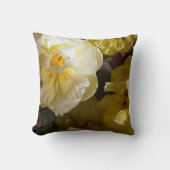 Yellow tulip photo クッション (正面)